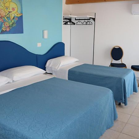Hotel Albatros Розето дели Абруци Екстериор снимка