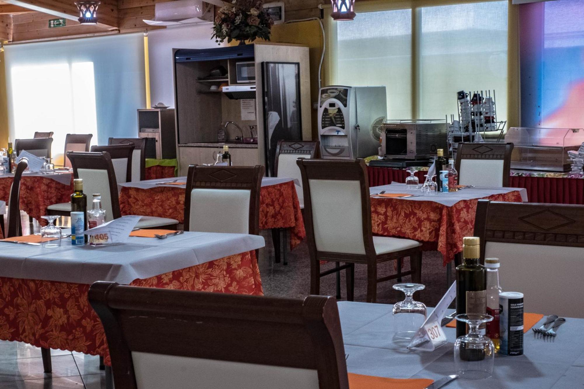 Hotel Albatros Розето дели Абруци Екстериор снимка