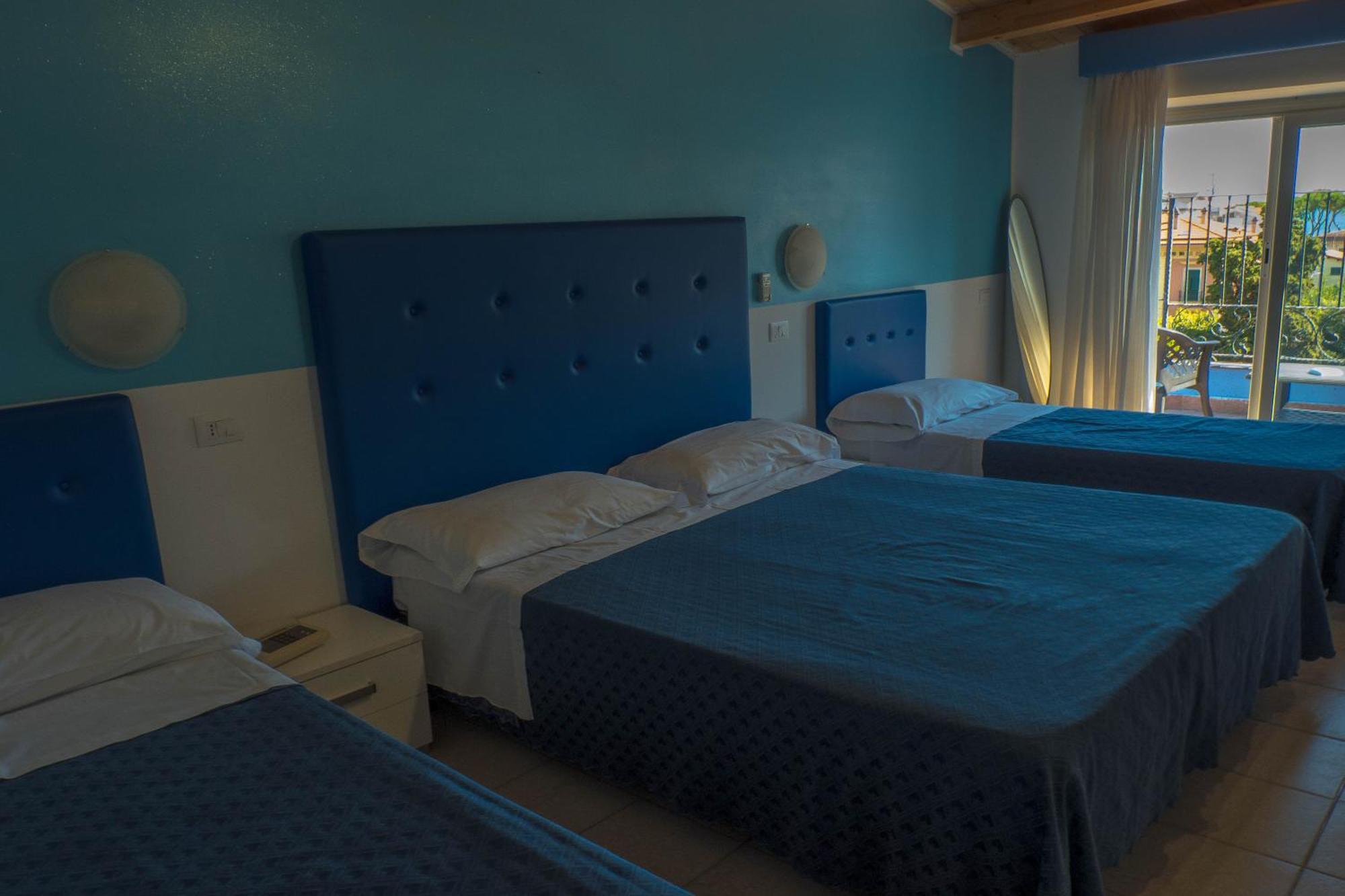 Hotel Albatros Розето дели Абруци Екстериор снимка