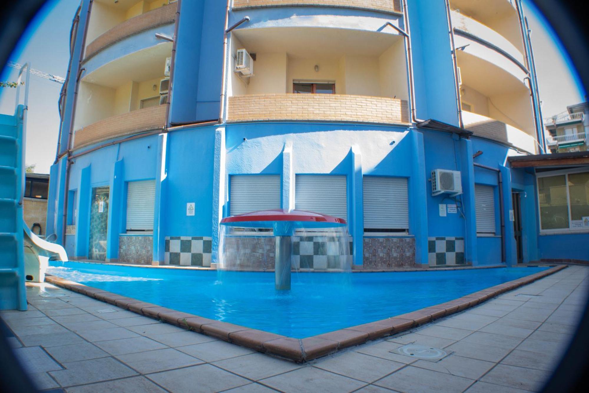 Hotel Albatros Розето дели Абруци Екстериор снимка