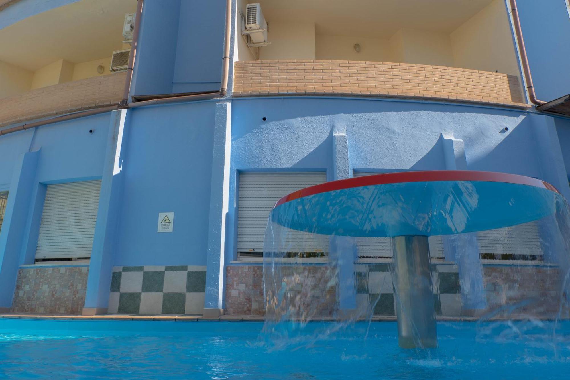 Hotel Albatros Розето дели Абруци Екстериор снимка