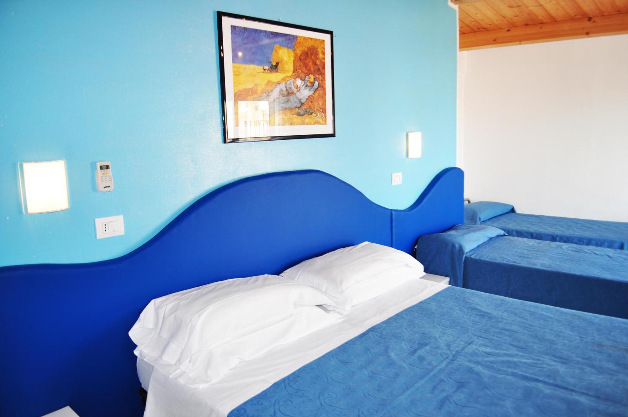 Hotel Albatros Розето дели Абруци Екстериор снимка