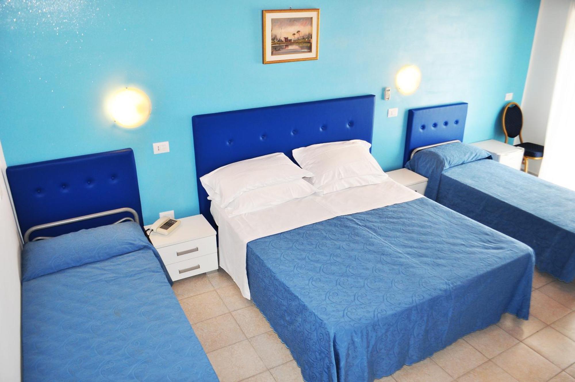 Hotel Albatros Розето дели Абруци Екстериор снимка